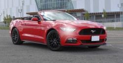 RENT FORD MUSTANG CONVERTIBLE RED