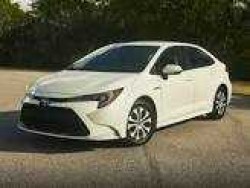 For Rent Toyota corolla Pearl White 2020