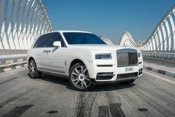 Rolls Royce Cullinan (White)