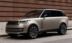 Rent Range Rover Vogue HSE V8 2023 in Dubai
