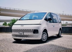 Rent Hyundai Staria 9S 2022 in Abu Dhabi
