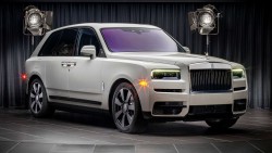 Rolls Royce Cullinan 2021 Dubai Rental: Black Luxury SUV, Advanced Infotainment, 4-Seater, Climate Control, All-Wheel Drive