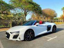 RENT AUDI R8 SPYDER V10 2017 IN DUBAI