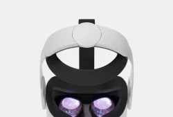 Oculus Quest 2 Barely Used with Accessories