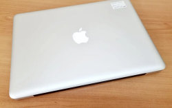 MacBook pro i5 2012 8gb ram 256 SSD hard 13.3 inch hd display 1.5 HD graphics personal used