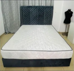 Queen size matress and bed frame for only 800
