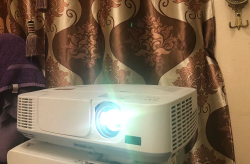 Full Hd projector for sale