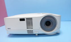 NEC VT695 Conference Room Projector