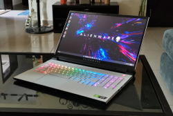 Alienware M17 (RTX 2080) Core i9-9980HK + 144hz Display - Light Weight Gaming Laptop + Workstation