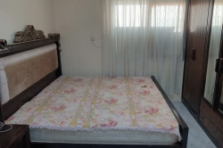 fully furnished room available