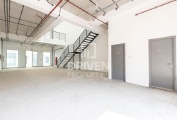 Warehouse 3180 Sqft, with Washroom & Monthly Apartment Rental