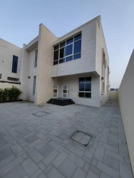 Townhouse for sale in Ajman, Al Zahia area, with a very distinctive modern character-image