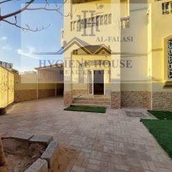 Villa for annual rent in an excellent location, in the Rawda area.-pic_1