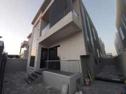 sharing villa for rent in dubai-image