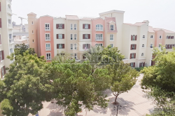 Hot Deal | Bright 1BD With Balcony | Close 2 Metro-pic_1