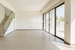 EXCLUSIVE | Landscaped | Close to Park |Single Row