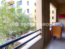 CBD - Extra Large Studio for Rent with Balcony | Parking-pic_4