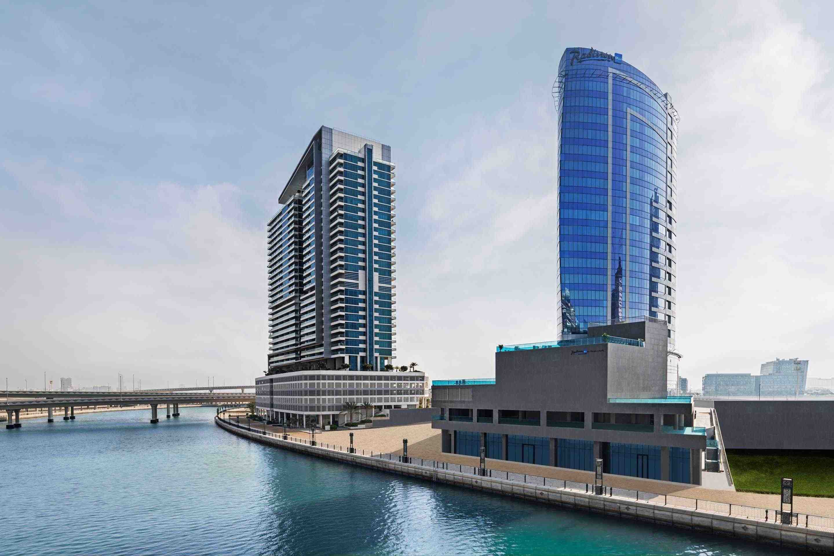 Complete Guide To The Radisson Blu Hotels in Dubai