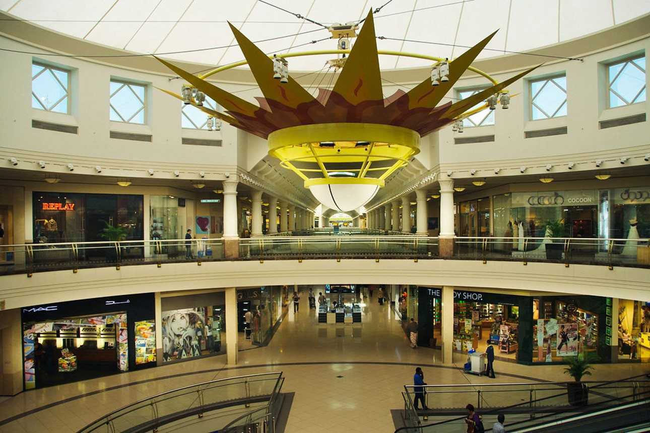 City shopping mall. Дейра Сити центр Дубай. Торговый центр Deira City Centre. Дейра Сити Молл Дубай. "Deira City Center" (ОАЭ, Дубай).