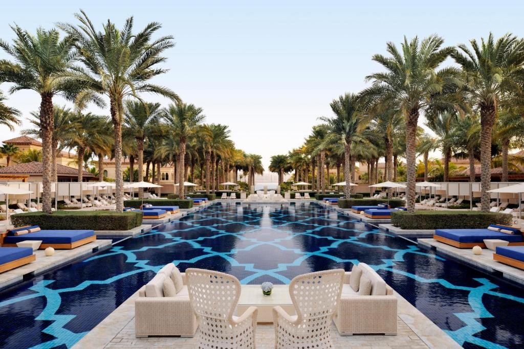 One and Only The Palm: Luxury Bliss, Pools, and Culinary Delights!