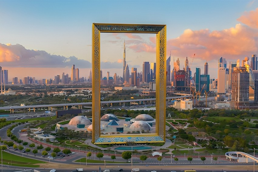 Dubai Frame: Witnessing the Past and the Future