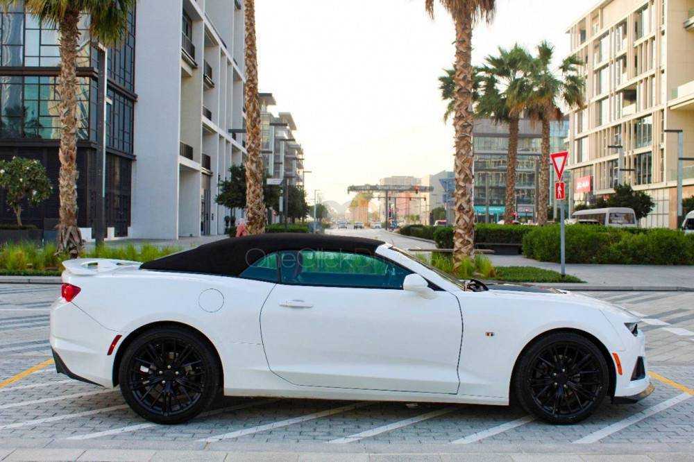 RENT CHEVROLET CAMARO CONVERTIBLE V4 2019 IN DUBAI-pic_3