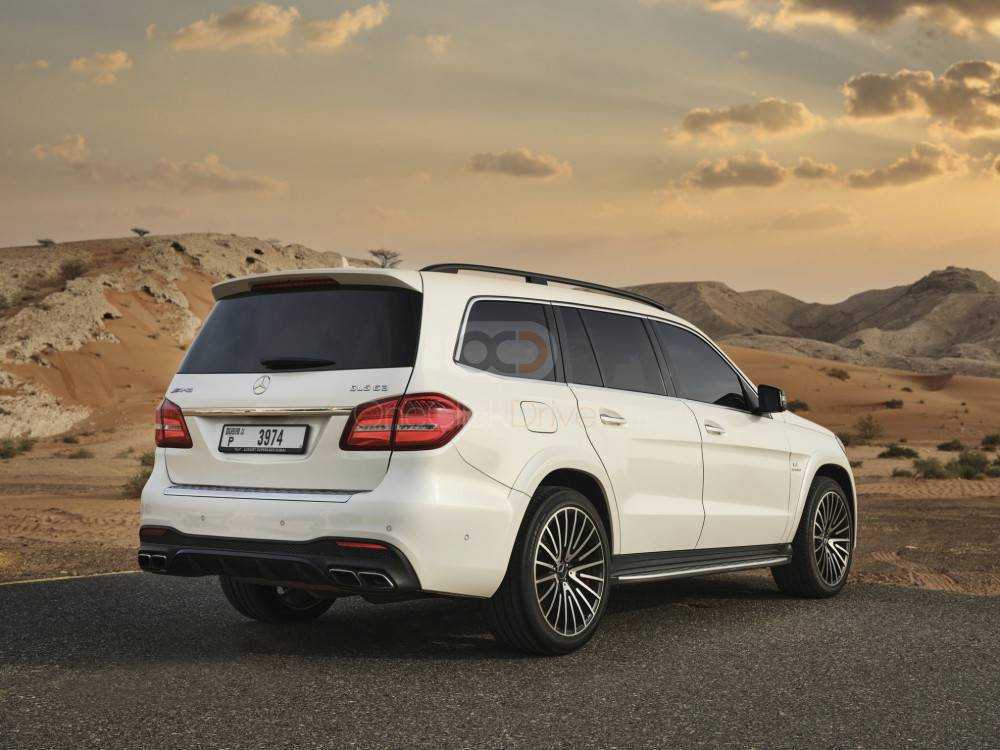 RENT MERCEDES BENZ AMG GLS 63S 2017 IN DUBAI-pic_4