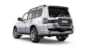 RENT MITSUBISHI PAJERO 2017 IN DUBAI-pic_4