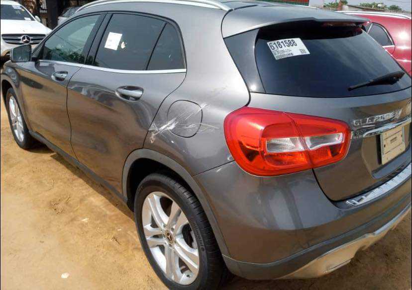 RENT MERCEDES BENZ GLA 250 2019 IN DUBAI-pic_3