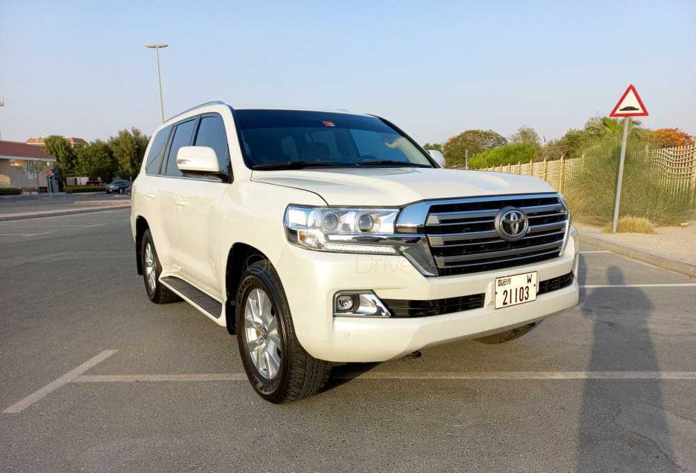 RENT TOYOTA LAND CRUISER EXR V8 2019 IN DUBAI-pic_2