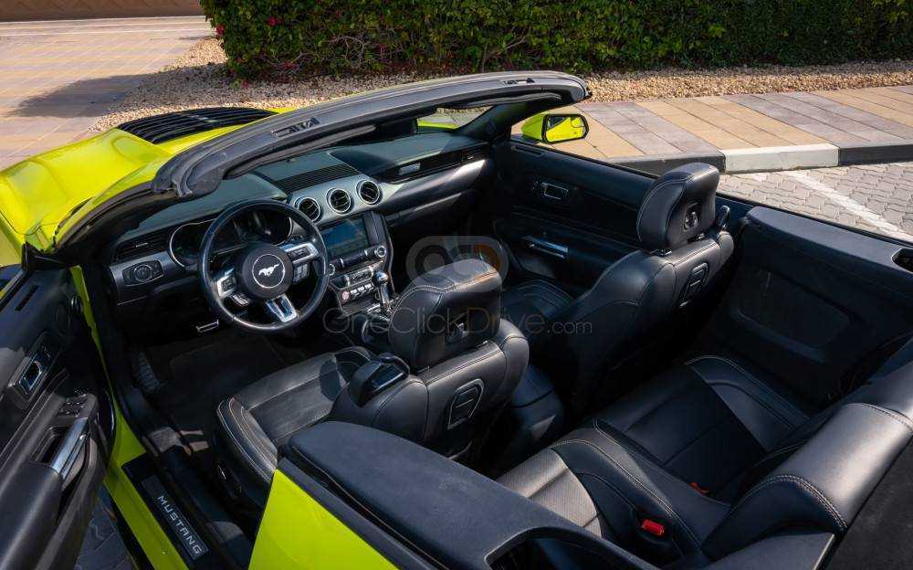Rent Ford Mustang Shelby GT500 Kit Convertible V4 in Dubai-pic_2