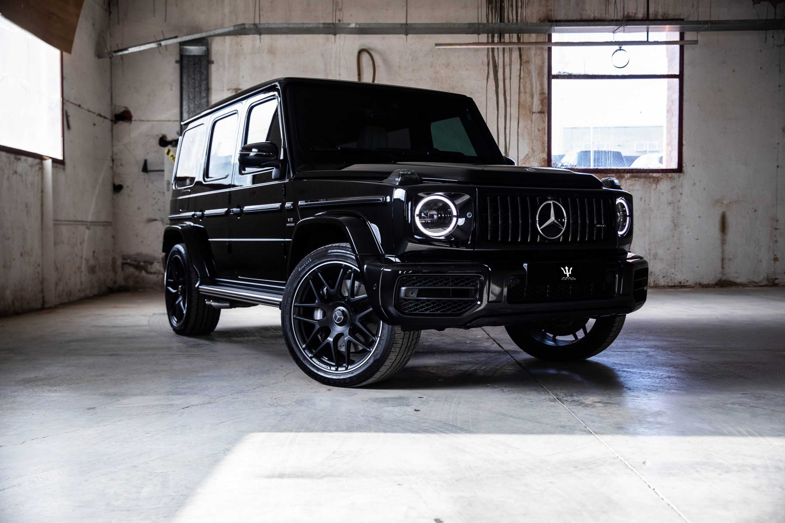 MERCEDES G63 2019-GCC-WITH ORIGINAL KIT BRABUS-UNDER WARRANTY-AGENCY MAINTAIN-AMAZING CONDITION-pic_2