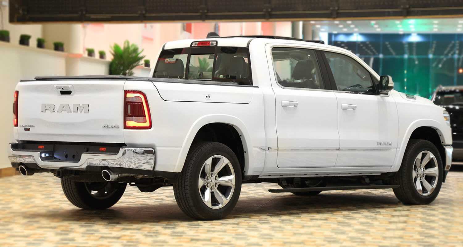 Rent Mercedes-Benz G63 AMG | Luxury Car Rental Dubai-pic_3