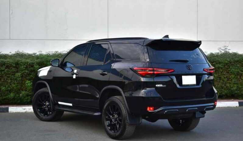 Toyota Fortuner Black Edition-pic_3