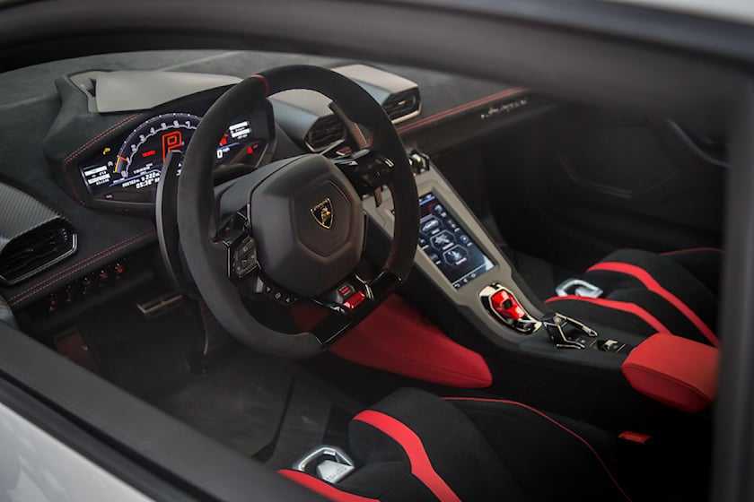 BRAND NEW 2022 LAMBORGHINI HURACAN STO l 631 BHP | WARRANTY+SERVICE [ABU-DHABI SHOWROOM]-pic_2