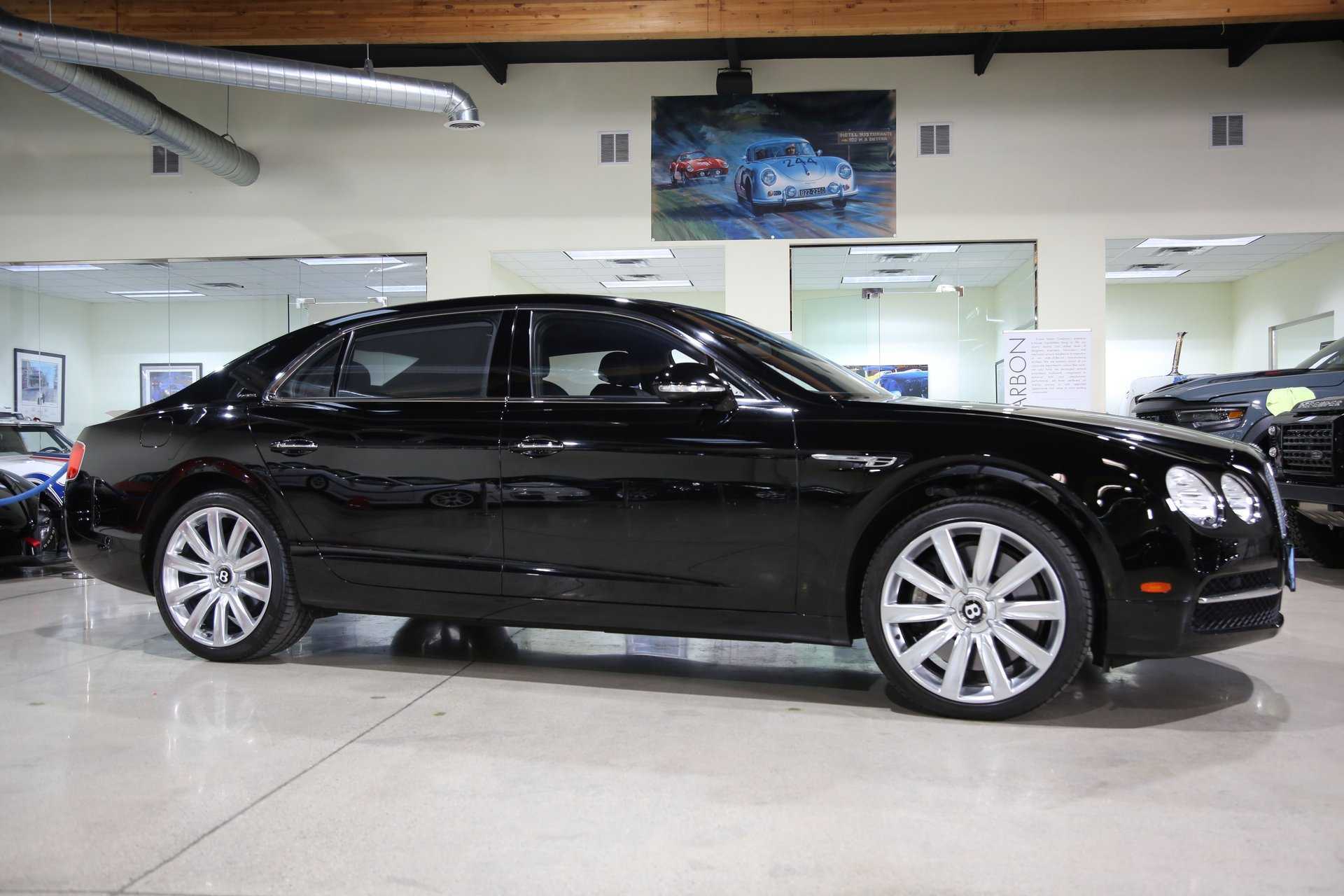 2014 BENTLEY FLYING SPUR W12 l 3875KM [ABU-DHABI SHOWROOM]-pic_2