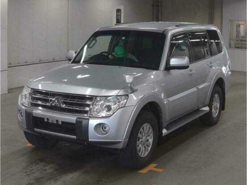 Economy Car Rental Mitsubishi pajero 2014-pic_4