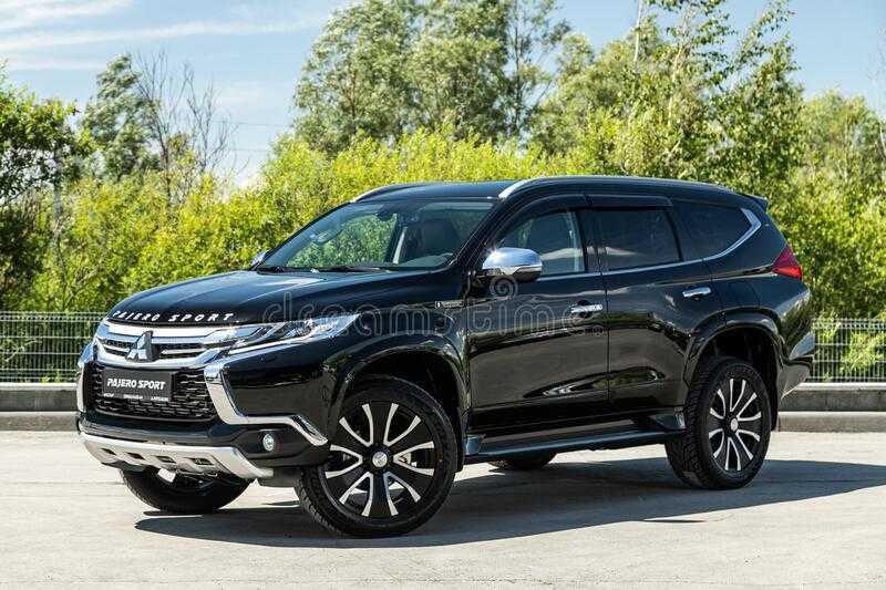 RENT MITSUBISHI MONTERO SPORT 2020 IN DUBAI-pic_4