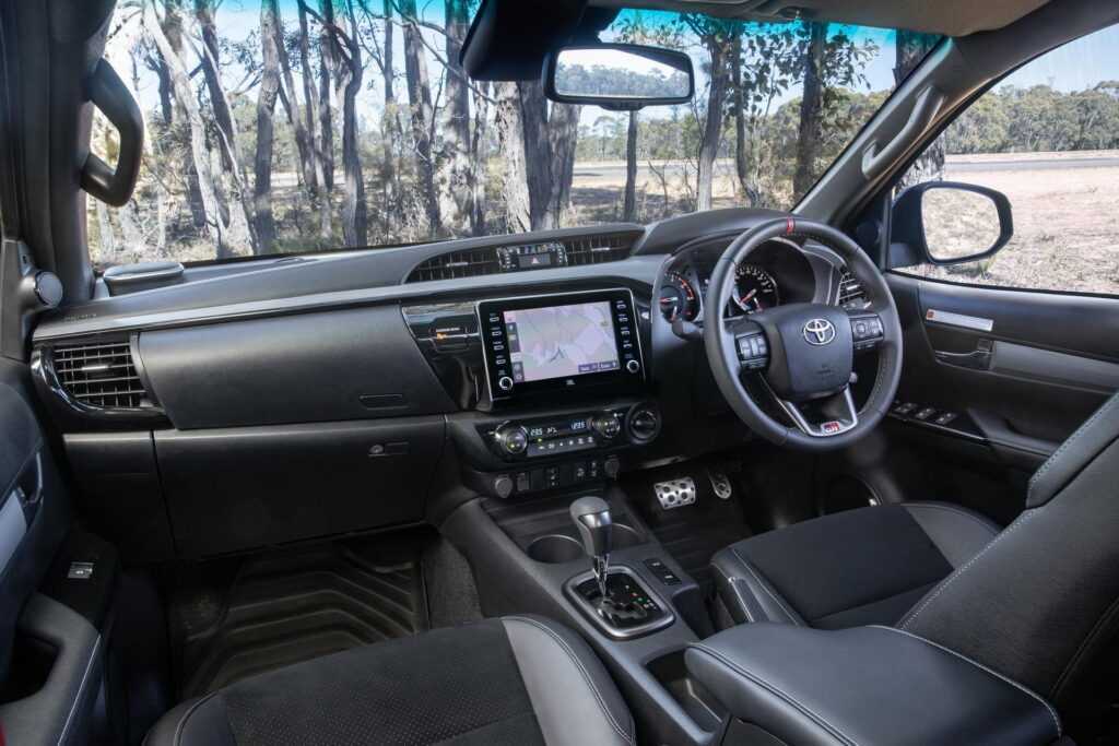 New car for sale 2023 Toyota Hilux GR-Sport-pic_4