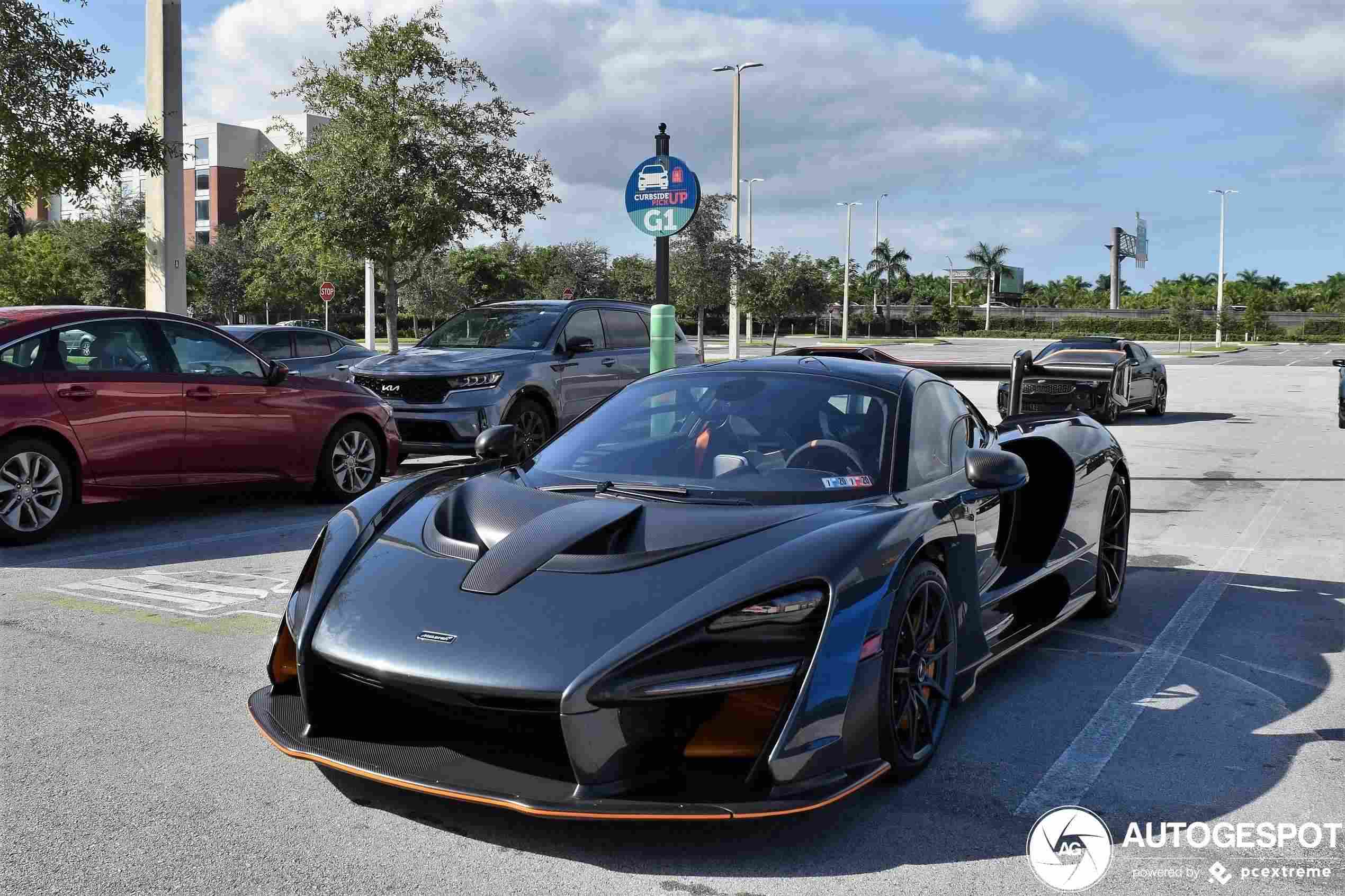 Best McLaren Senna For Sale in Dubai-pic_4