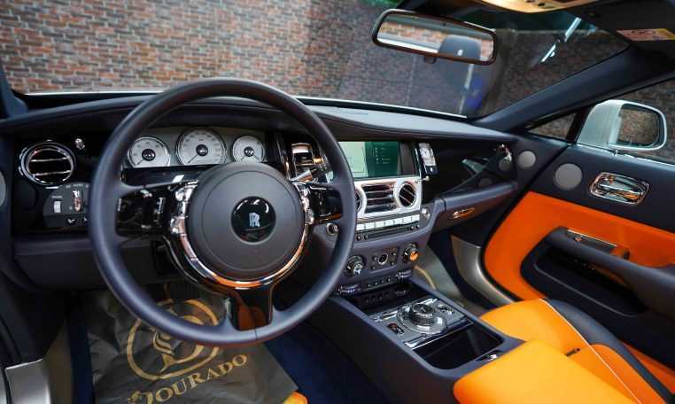 Luxury Rolls-Royce Dawn is the ultimate car for luxury-seekers to buy in Dubai-pic_4