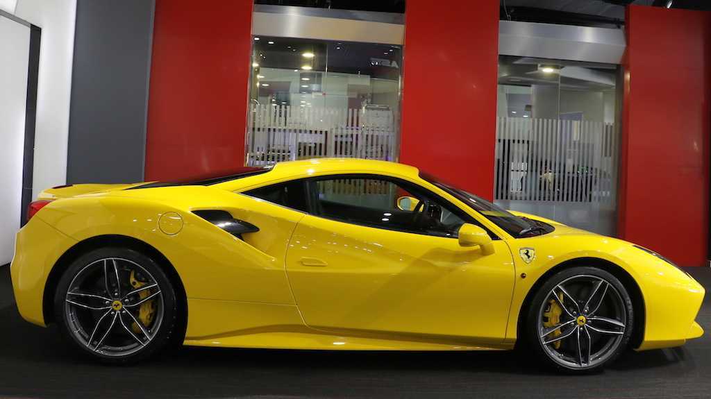 Top best Ferrari yellow cars for rent in internet city-pic_4