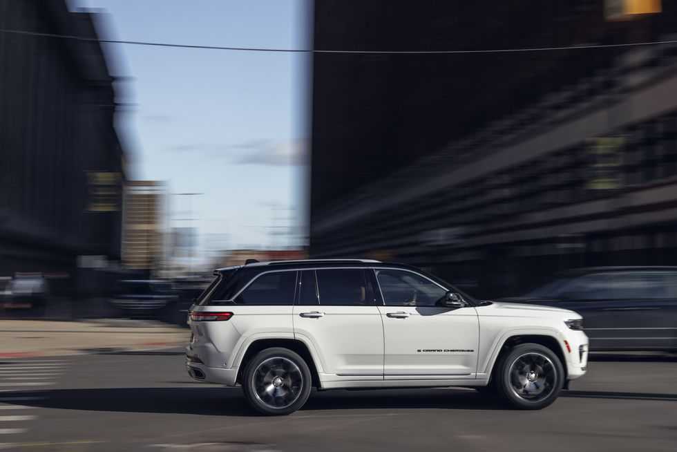2018 Jeep Grand Cherokee Limited, June 2023 Jeep Warranty, Full Jeep Service History, GCC-pic_2