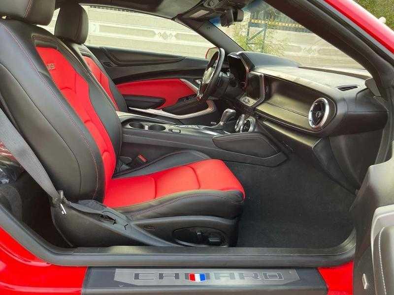 Rent Chevrolet Camaro ZL1 Convertible V8 2019 in Dubai-pic_5