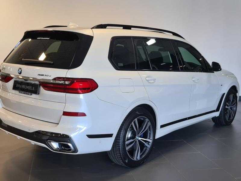 BMW X7 40I M KIT || 2023 || with 5 years warranty Service contract-pic_2