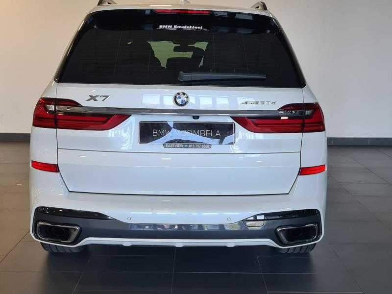 BMW X7 40I M KIT || 2023 || with 5 years warranty Service contract-pic_3