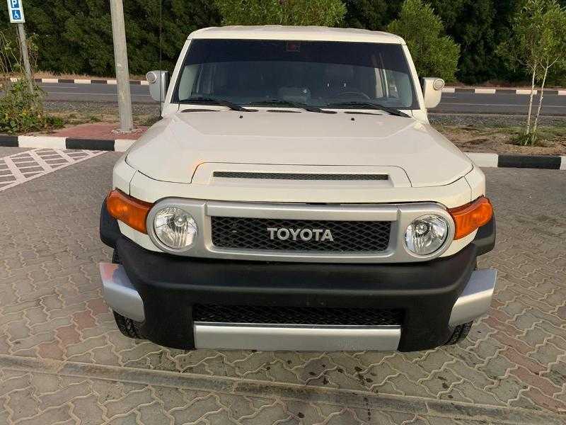 2022 White Toyota FJ Cruiser 4.0L / FJ1-pic_3