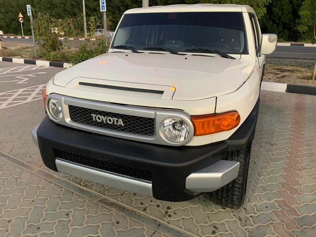 2022 White Toyota FJ Cruiser 4.0L / FJ1-pic_4