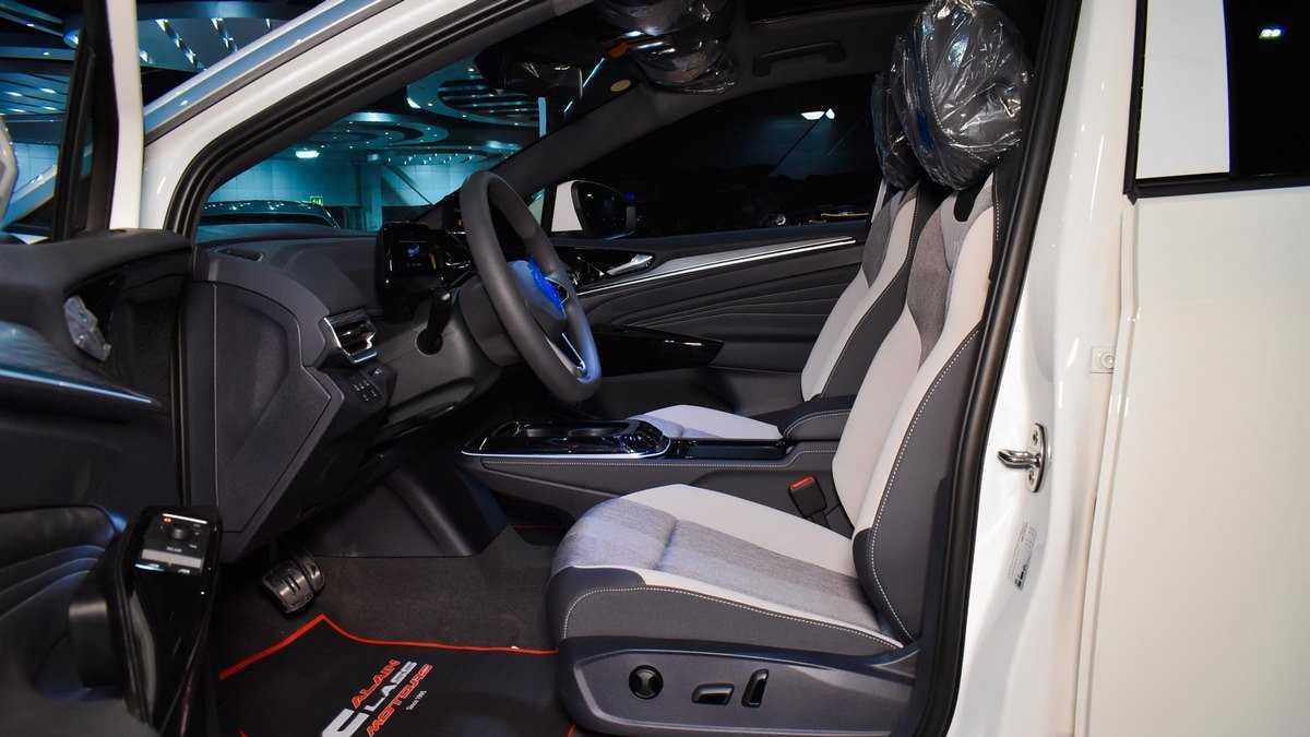 Volkswagen ID.4 Crozz Lite Pro | VW4 | RWD | Electric | A/T Blue/Black | 5Seater | Export Only - image 5