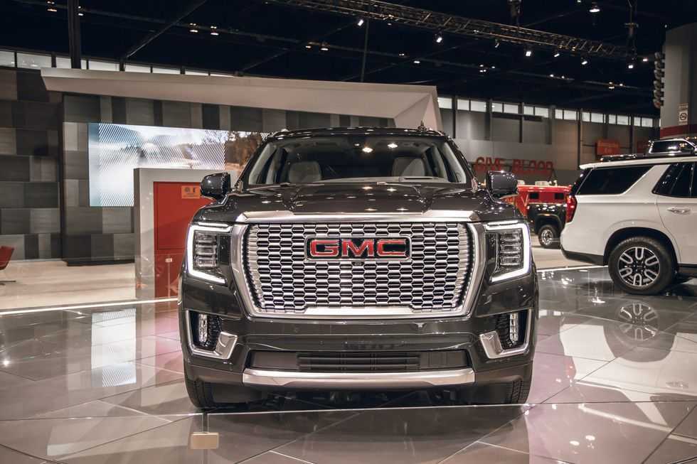 GMC YUKON DENALI MODEL 2012 GCC SPECS ORIGINAL PAINT AGENCY MAINTAIN REF.8394-pic_2